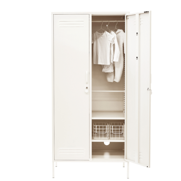 The Twinny in White door open