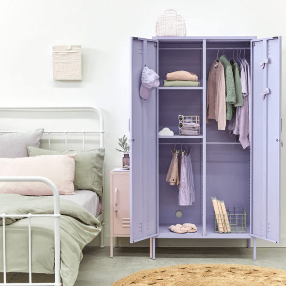 The Twinny in Lilac in a pastel bedroom