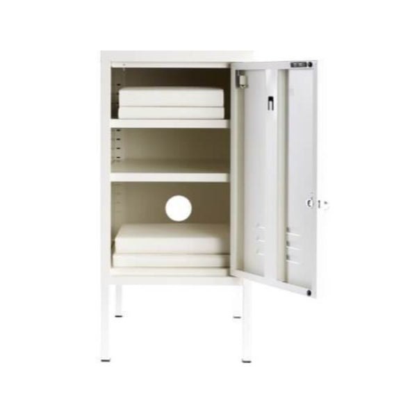 SHORTY LOCKER IN WHITE BY MUSTARD MADE
