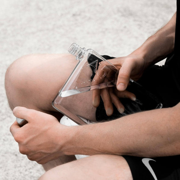 A5 memobottle in hands