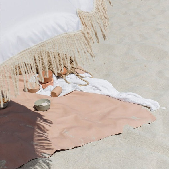 Faemli MAXI mat at the beach