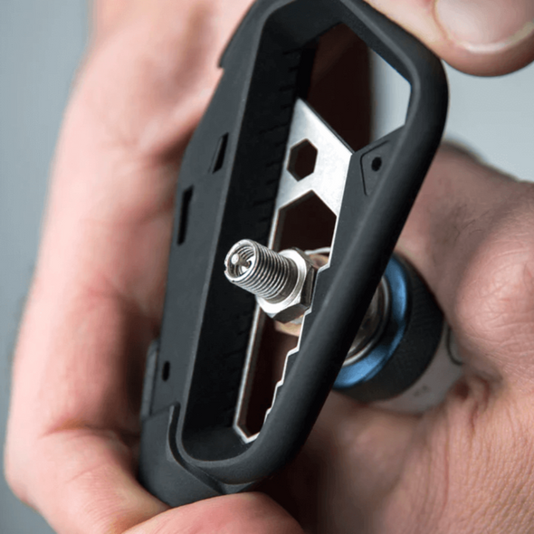 M.100 Multitool wrench in action